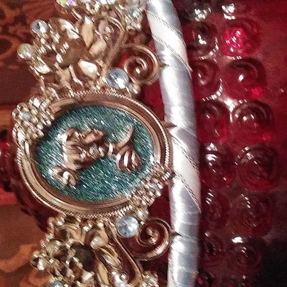 Cinderella high quality Disney World Limited Edition London crown tiara princess - Picture 5 of 8